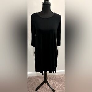 Agnes & Dora Black 3/4 Swing Tunic with Pockets - Size Medium